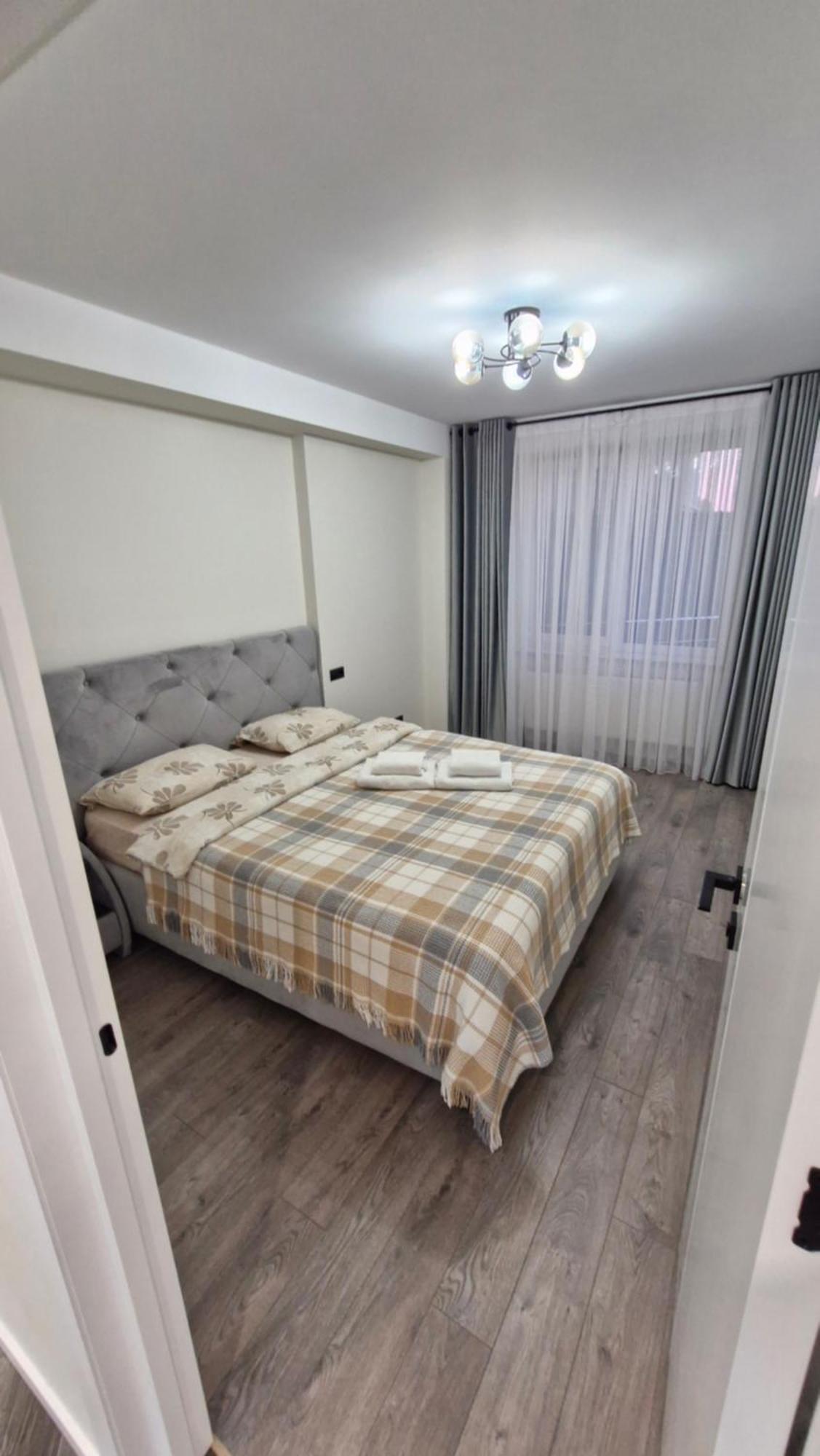 Airport 24&24 Car Parking Apartment Chisinau Exterior photo